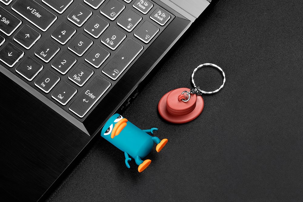 USB-флешка 32 ГБ 